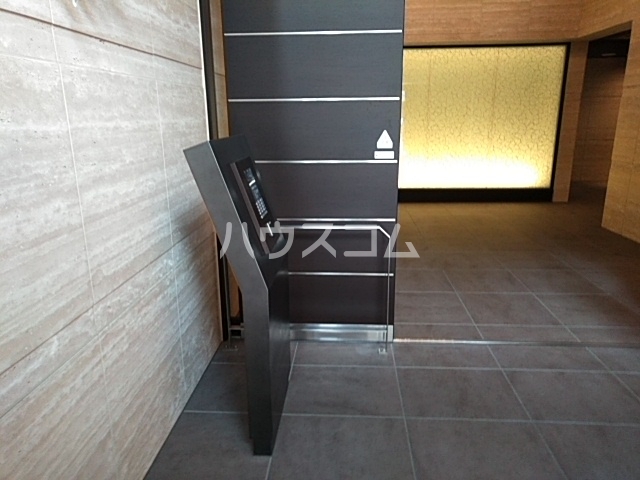 21/30 エントランス