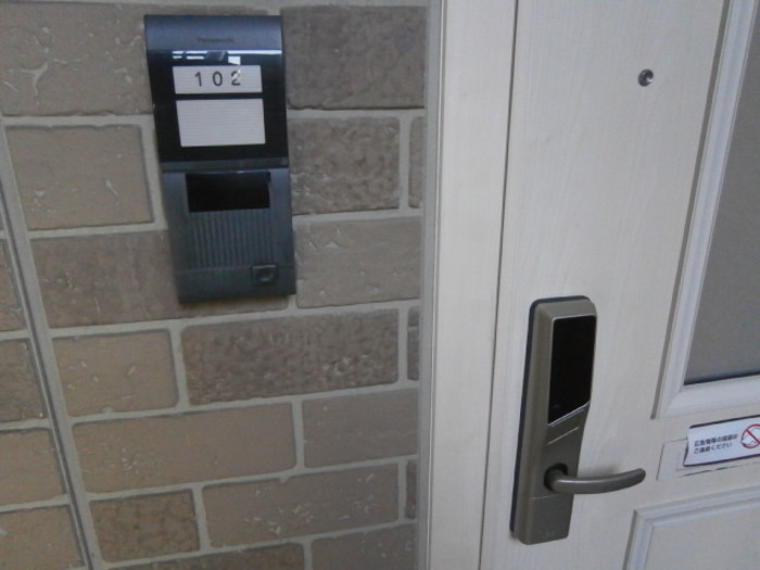 17/25 エントランス