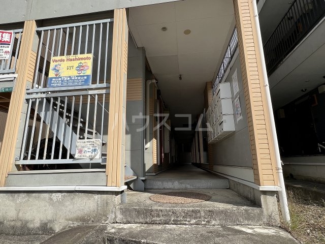 22/30 エントランス