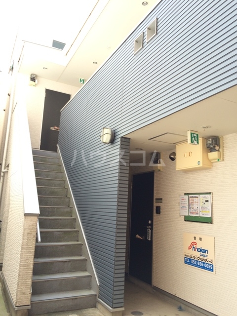 2/5 エントランス