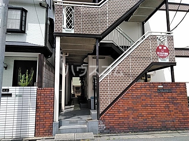 18/21 エントランス