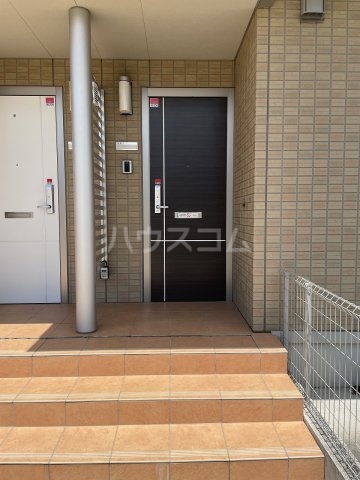 28/30 エントランス