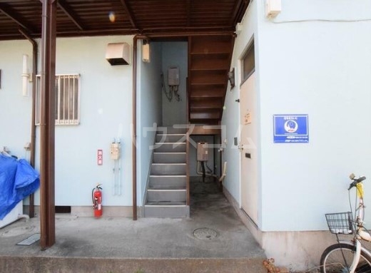 2/5 エントランス