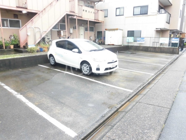 15/17 駐車場