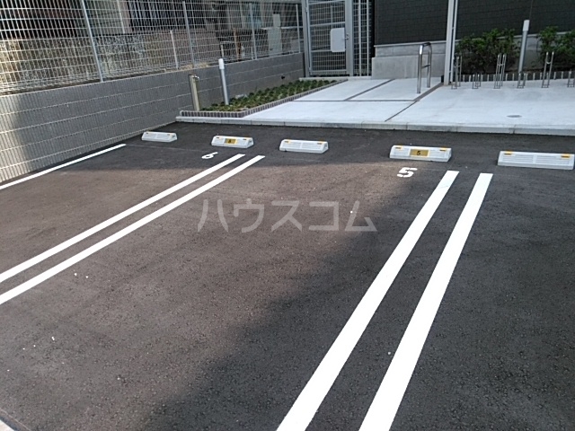 18/24 駐車場