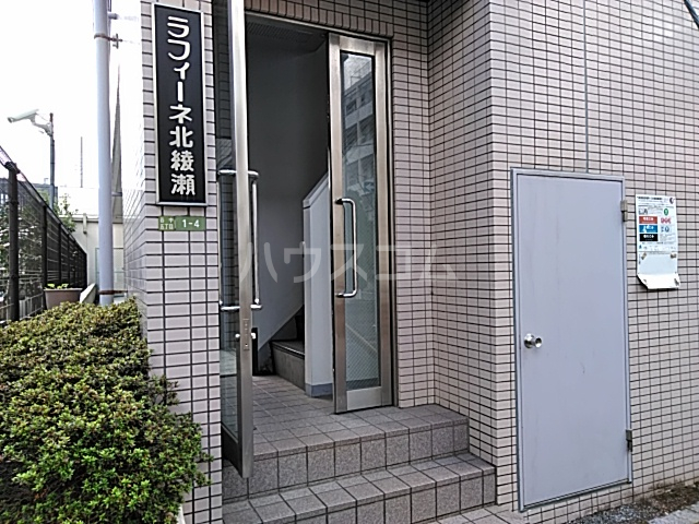 26/30 エントランス