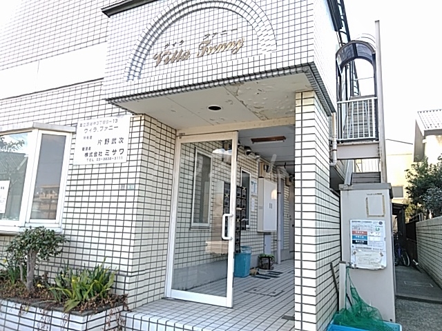 26/29 エントランス