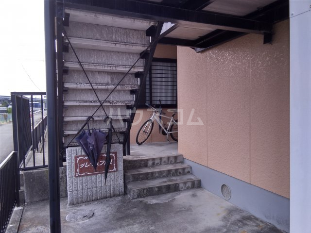 17/19 エントランス