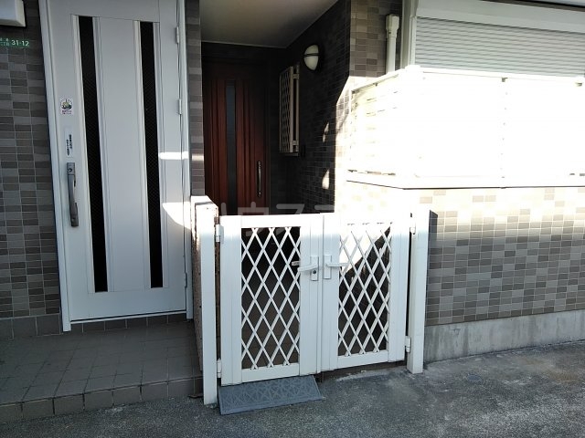 26/30 エントランス