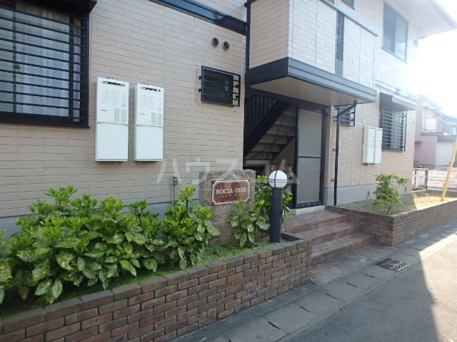 21/30 エントランス