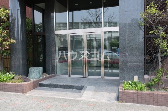 21/27 エントランス