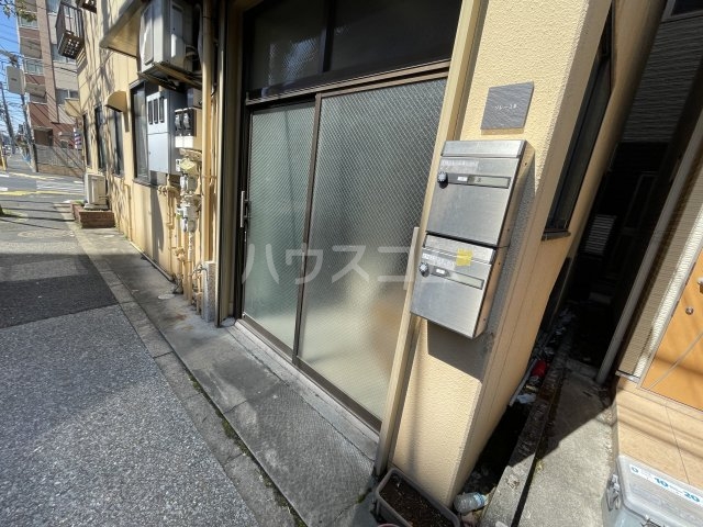 23/30 エントランス