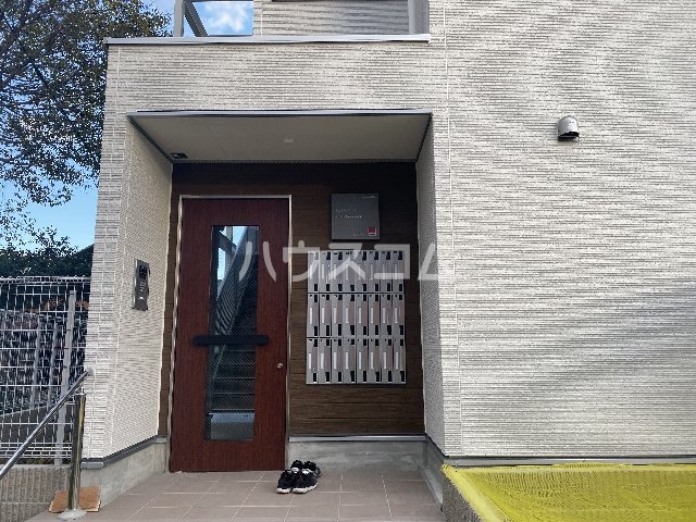 20/27 エントランス