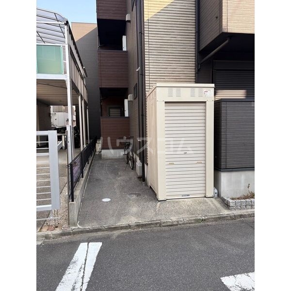 14/19 エントランス