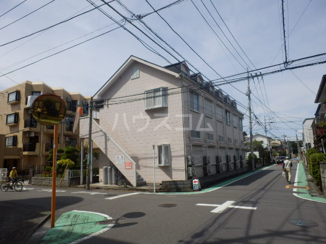 26/30 エントランス