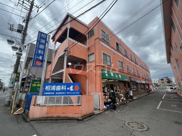 28/30 エントランス