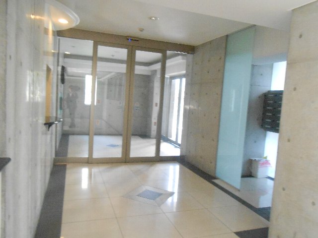 20/30 エントランス