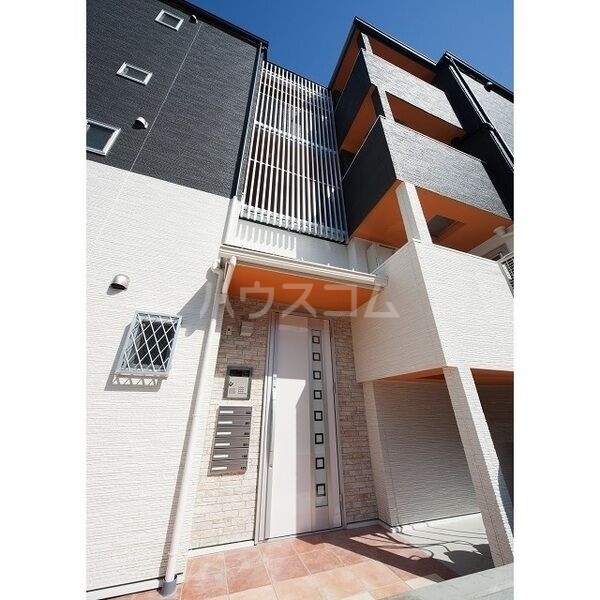 14/23 エントランス