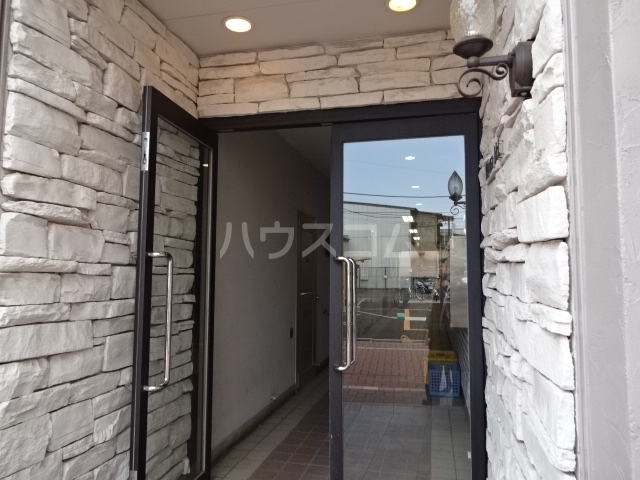 19/23 エントランス