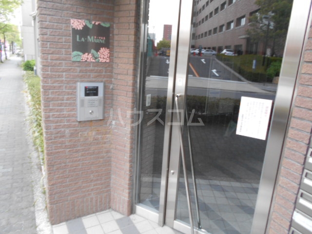 22/28 エントランス