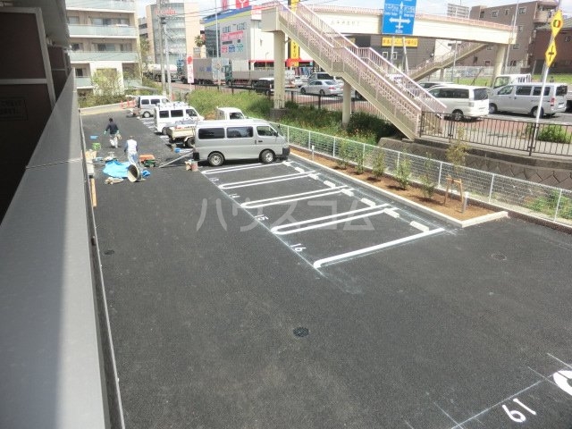 22/30 駐車場