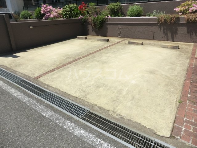 22/26 駐車場