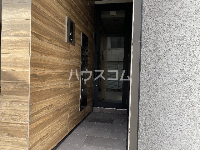 22/28 エントランス