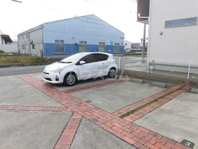 21/28 駐車場