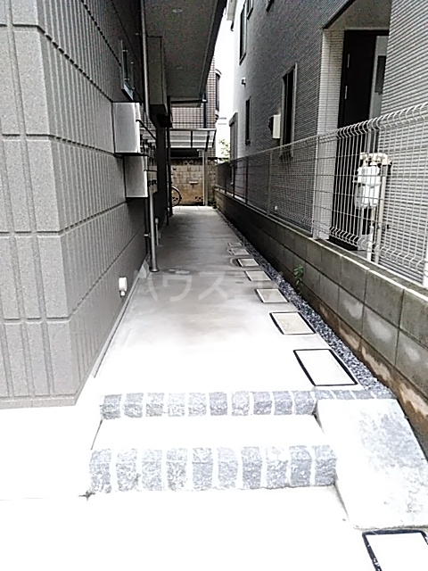 21/25 エントランス