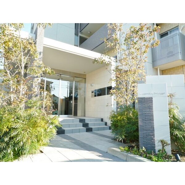 22/29 エントランス