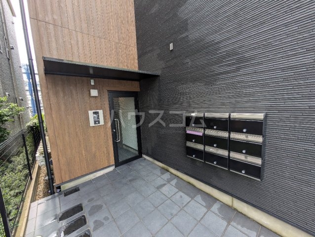 21/28 エントランス