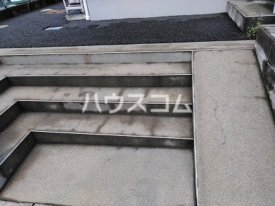 21/30 エントランス