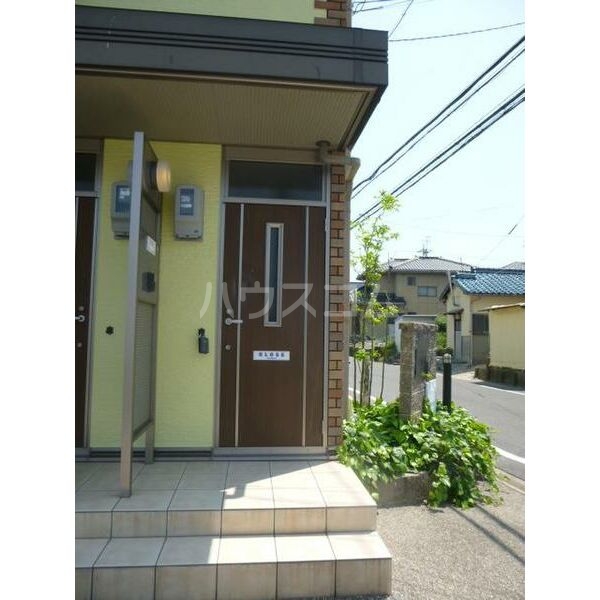 14/22 エントランス