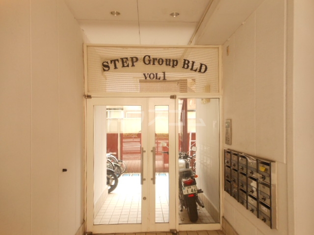 23/29 エントランス