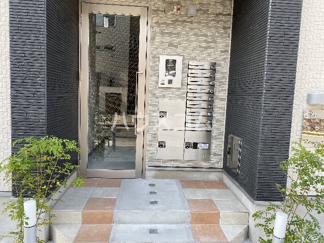 17/26 エントランス