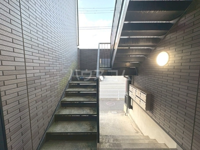 2/4 エントランス