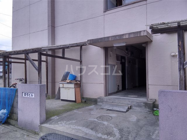 22/30 エントランス