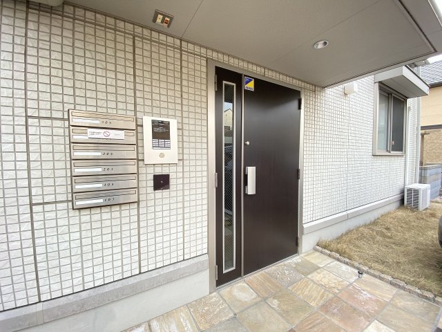 26/30 エントランス