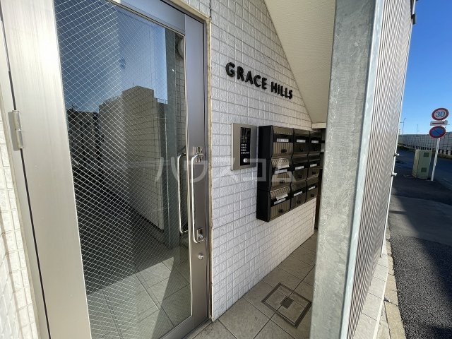 26/30 エントランス