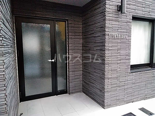 21/27 エントランス