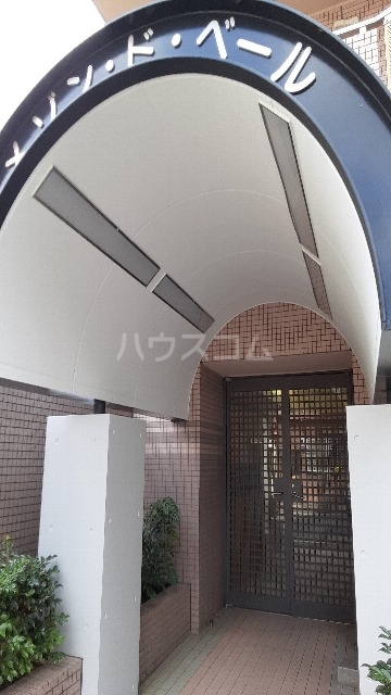 23/30 エントランス