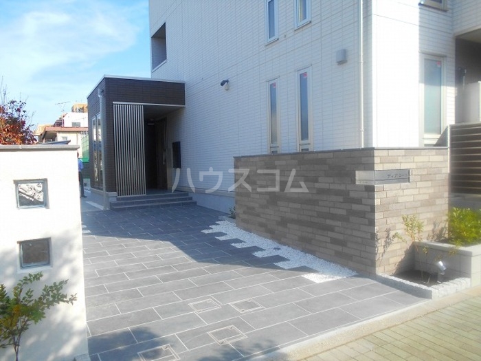 15/25 エントランス