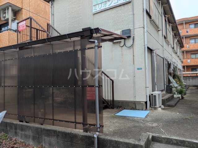 21/29 エントランス