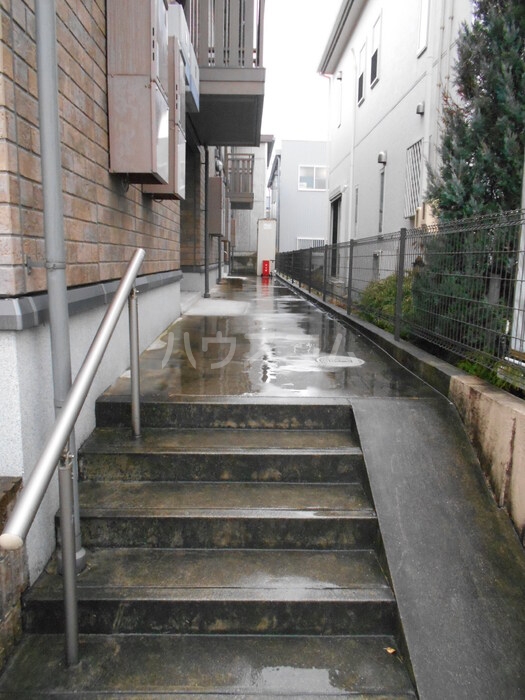 16/25 エントランス