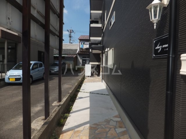 19/27 エントランス