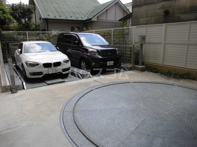 2/7 駐車場