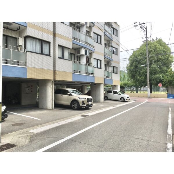 3/5 駐車場