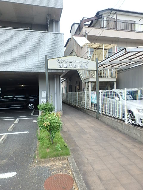 21/30 エントランス