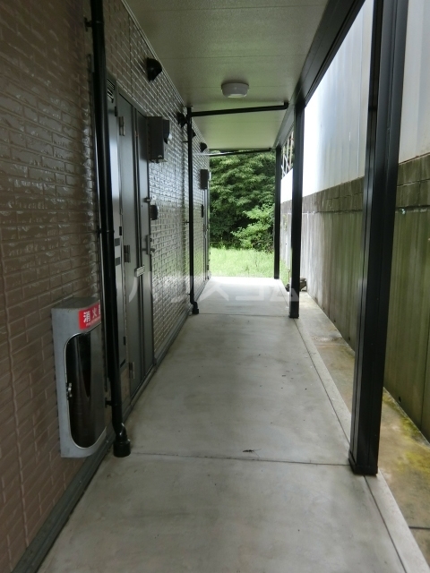 20/29 エントランス