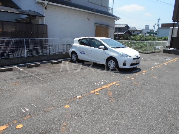 20/28 駐車場